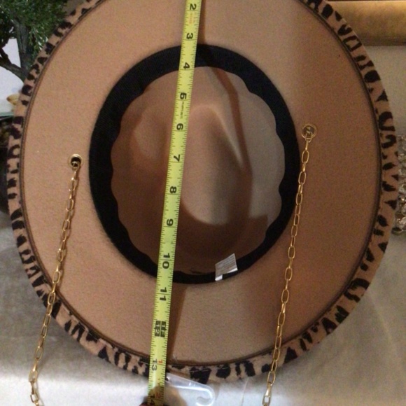 fedora - Picture 3 of 4